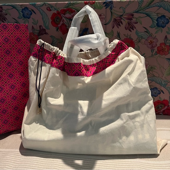 Tory Burch Ella Gingham Tote Bag 🌿🤍 - Picture 15 of 16